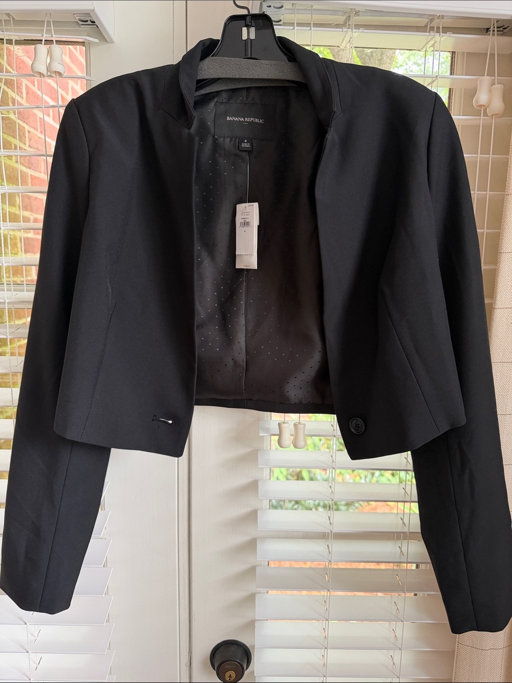Banana Republic Black Cropped Women's Blazer